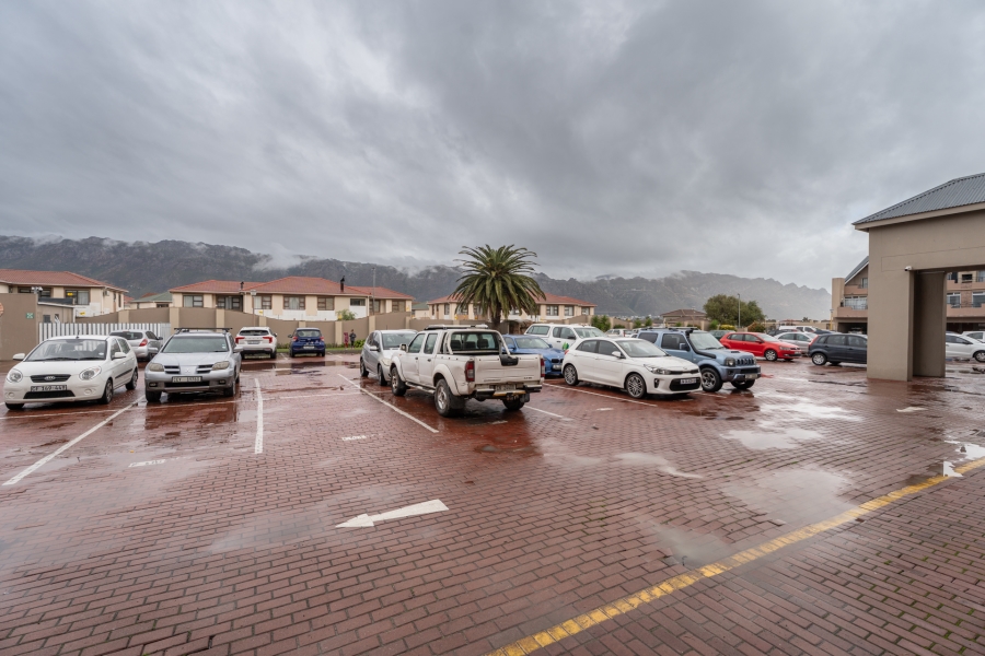 2 Bedroom Property for Sale in Whispering Pines Western Cape